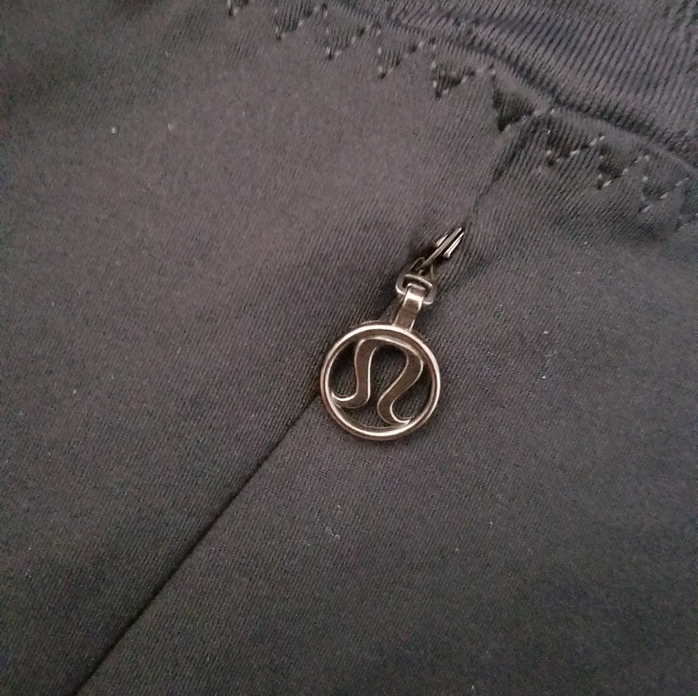 SOLD Lululemon Tank top - Picture 4 of 4